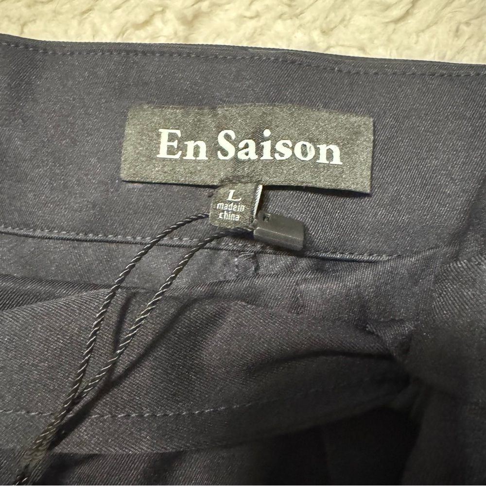 En Saison Black High-Waisted Pleated Shorts w/ Self-Tie Belt | Size L | NWT - Picture 8 of 8